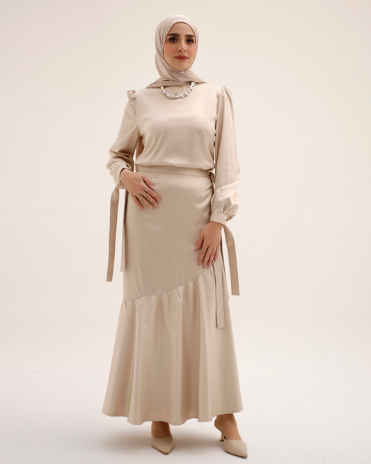 Lilya satin set In Beige