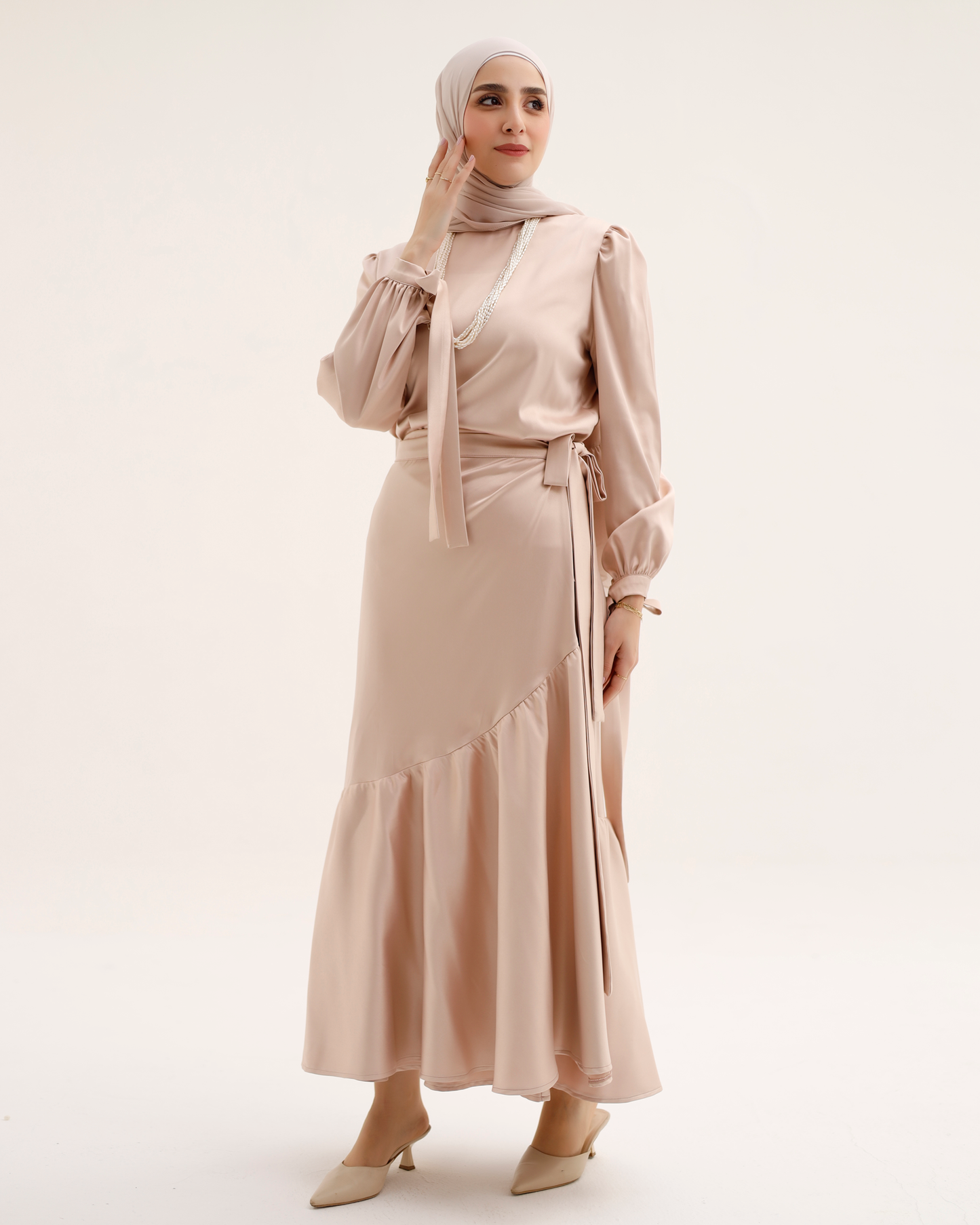 Lilya satin set In Nude