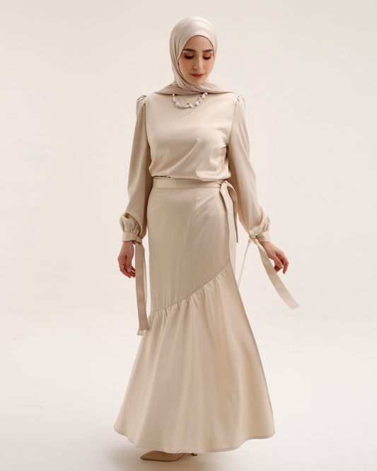 Lilya satin set In Beige