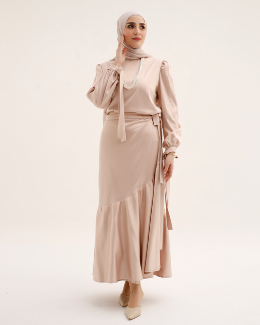 Lilya satin set In Nude