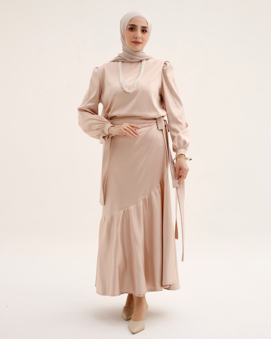 Lilya satin set In Nude