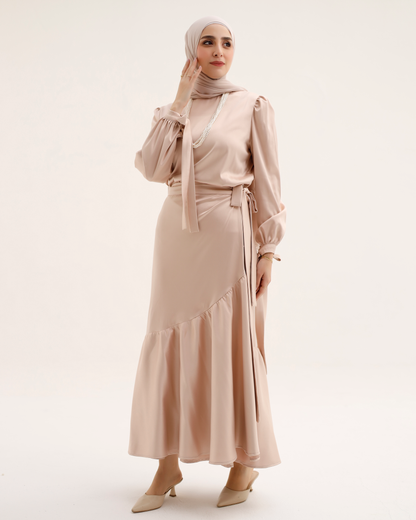 Lilya satin set In Nude
