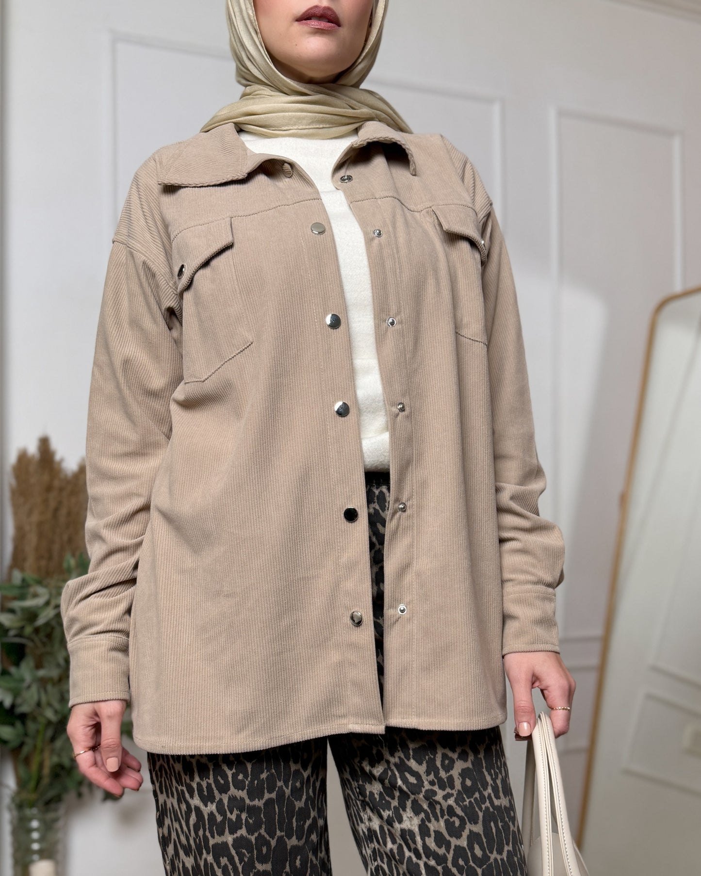 Mira Corduroy Chemise In Cafe